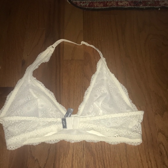 Like new halter bralette with underwire - Picture 2 of 3
